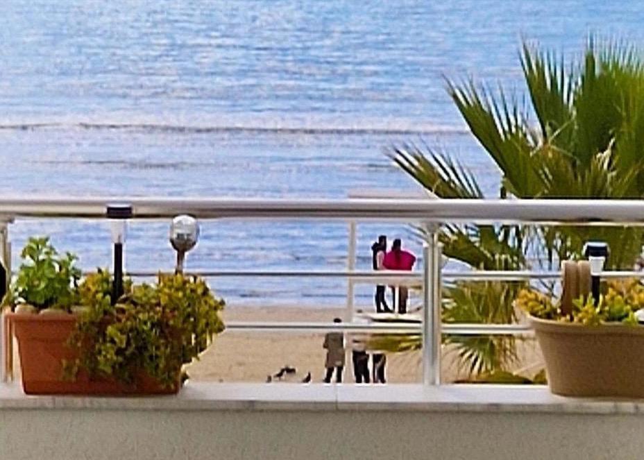 Durres Strand Direkt Am Meer Εξωτερικό φωτογραφία