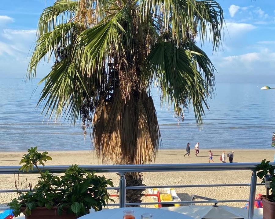 Durres Strand Direkt Am Meer Εξωτερικό φωτογραφία